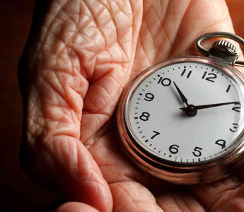 Uhr, die das Altern misst