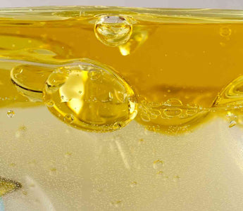 Fettschicht auf Wasser