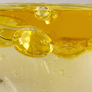 Fettschicht auf Wasser