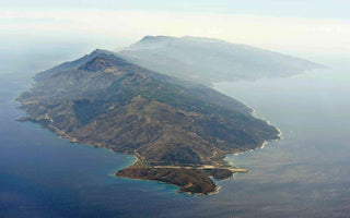 Insel im blauen Meer